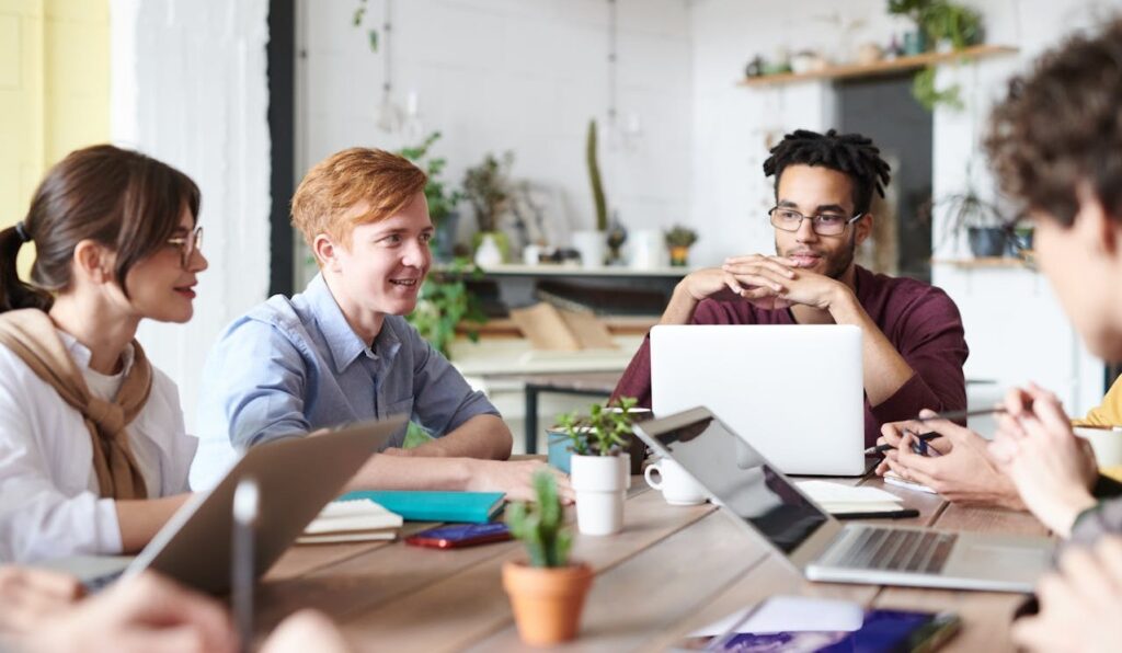 Hoe ga je hybride sales in jouw organisatie implementeren - SalesCompagnie